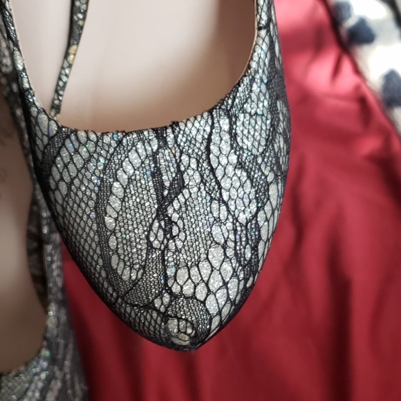 Gorgeous platforms!! - Picture 3 of 5